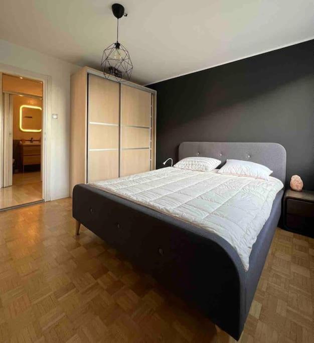 Pero Cozy * Ljubljana